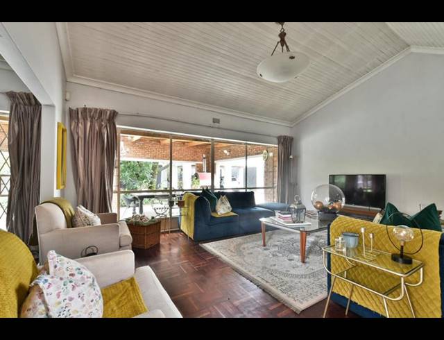 5 BEDROOM HOUSE FOR SALE IN LOMBARDY EAST